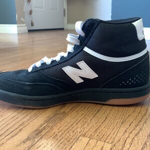 New Balance 440 black high top skate shoes